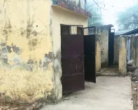 पंचायत मुख्यालय पर शोपीस बने जनसुविधाघर