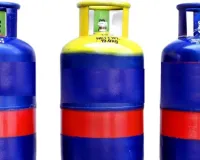 कॉमर्शियल गैस सिलेंडर की कीमतों में कटौती : व्यापारियों को मिली राहत, घरेलू सिलेंडर के दाम में कोई बदलाव नहीं 