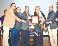 हंसी के तीर, व्यंग्य की धार के साथ 'कॉन्स्टिट्यूशन' क्लब में सजा व्यंग्य विहास का रंगा-रंग महोत्सव, न्यायाधीश देवेन्द्र कच्छावा भी कार्यक्रम में उपस्थित 