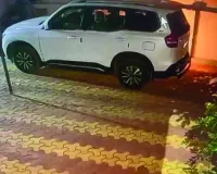 प्रॉपर्टी कारोबारी की स्कॉर्पियो जलाने की साजिश : सीसीटीवी में कैद बदमाशों की करतूत, पेट्रोल डालकर गाड़ी में लगाई आग 