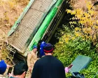 उत्तरराखंड में भीषण सड़क हादसा : बस के खाई में गिरने से 7 लोगों की मौत, ब्रेक या स्टेयरिंग फेल होने की आशंका