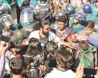 बांग्लादेश में निशाने पर भारतीय मिशन, राजशाही में असिस्टेंट हाई कमीशन की तरफ बढ़ रहे प्रदर्शनकारी