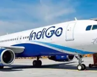 बम की धमकी के बाद अहमदाबाद एयरपोर्ट पर विमान की इमरजेंसी लैंडिंग, संदिग्ध हिरासत में