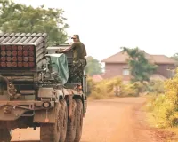 थाई-कंबोडिया सीमा पर जंग जारी, रॉकेट हमले में ग्रामीण की मौत