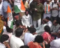 प्रयागराज में कांग्रेसियों ने किया बांग्लादेश के खिलाफ प्रदर्शन, कड़ी कार्रवाई की मांग की