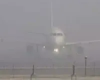 राजधानी दिल्ली में घने कोहरे का कहर, 150 से ज्यादा उड़ाने रद्द