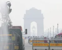 दिल्ली में एक्यूआई बहुत खराब : शहर के कई हिस्सों में कोहरे से दृश्यता कम, लोगों को सांस लेने में परेशानी