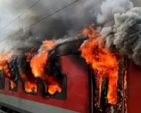 आंध्र प्रदेश ट्रेन हादसा: टाटानगर-एर्नाकुलम एक्सप्रेस के एसी कोचों में लगी आग, बुजुर्ग की जलकर मौत