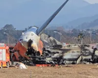 दक्षिण कोरिया में संसदीय समिति ने शुरू की जेजू एयरलाइन विमान हादसे की जांच, कई अहम दस्तावेज जब्त