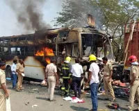 कर्नाटक के चित्रदुर्ग में भीषण हादसा, बस-ट्रक की टक्कर में 10 लोगों की दर्दनाक मौत, बचाव राहत कार्य जारी