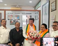 BMC चुनाव से पहले शरद पवार को बड़ा झटका, राखी जाधव ने थामा भाजपा का दामन