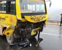 जम्मू-कश्मीर में भीषण सड़क दुर्घटना: सीआरपीएफ जवान समेत 4 लोगों की मौके पर मौत, पुलिस जांच शुरू 