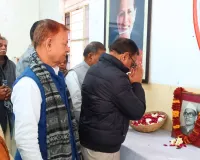 कांग्रेसजनों ने  जगन्नाथ पहाड़िया को पुष्पांजलि की अर्पित, कांग्रेस नेता और कार्यकर्ता रहे मौजूद  