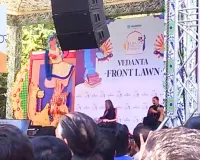 सुरों में सजी जीवन की सीख : JLF में गौर गोपाल दास का राग–वैराग्य, कहा- हर जीवन एक अधूरी धुन की तरह है, जिसमें कोई न कोई बोझ छुपा होता है