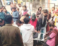 डंपर की टक्कर से कार के उड़े परखच्चेे : 8 माह के मासूम सहित तीन की मौत, 2 गंभीर घायल