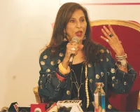 जयपुर लिटरेचर फेस्टिवल 2026 : लेखिका शोभा डे ने मीडिया से बातचीत, कहा- सुरक्षित कार्यस्थल और संवेदनशीलता के मामले में अमेरिका जैसे देश भी भारत से पीछे