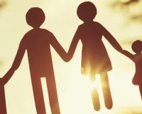 पारिवारिक परंपरा को बोझ नहीं, समाधान समझें