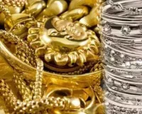 चांदी तीन लाख और शुद्ध सोना डेढ़ लाख रुपए पार : चांदी 12,000 रुपए और शुद्ध सोना 2250 रुपए महंगा, जानें क्या है भाव  