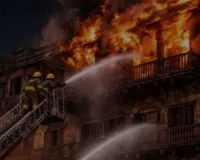 दिल्ली में भीषण हादसा: DMRC के स्टाफ क्वार्टर में लगी आग में पति-पत्नी समेत बच्ची की जलकर मौत, बचाव और राहत कार्य जारी