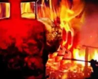 हिमाचल प्रदेश में भीषण हादसा, सिलेंडर ब्लास्ट के बाद घर में लगी आग में एक ही परिवार के 6 लोगों की मौत, बचाव राहत कार्य जारी