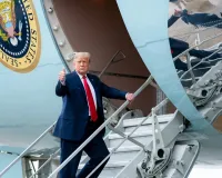 आखिर क्यों डोनाल्ड ट्रंप के प्लेन को हवा में उड़ते ही लेना पड़ा यूटर्न? सामने आई हैरान करने वाली वजह