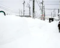 जापान में रिकॉर्ड बर्फबारी से कई लोगों की मौत : करीब 600 लोग गंभीरता से घायल, दिखी दूसरी लहर