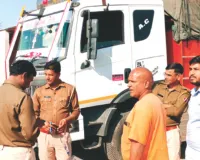 गोरक्षकों ने गायों को कत्लखाने ले जाता ट्रक पकड़ा : मुंह और हाथ पैर बंधी एक दर्जन गायें मुक्त, आराेपी गिरफ्तार 