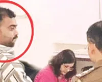 पत्नी के कागजातों पर 19 लाख का लोन उठाकर फरार, खुद को सोशल मीडिया पर आईपीएस बता रचाया विवाह
