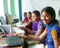 जब महिलाएं आगे बढ़ती हैं, देश  होता है सशक्त