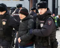 रूसी पुलिस ने यूक्रेन से संचालित धोखाधड़ी वाले कॉल सेंटर को बंद किया, दो संदिग्ध गिरफ्तार