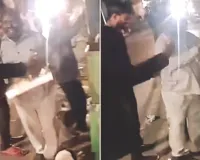 फूड सेफ्टी विभाग ने कूड़ेदान में फेंकी मिलावटी मिठाईयां : कचरे के डिब्बे से उठाकर घर ले गए लोग, लापरवाही और लोगों की जागरूकता को लेकर बहस तेज