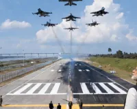 पीएम मोदी ने किया असम में पूर्वोत्तर के पहले राजमार्ग आधारित आपातकालीन लैंडिंग रनवे का उद्घाटन, रक्षा अवसंरचना और संचालन तैयारियों की कड़ी में एक बड़ा कदम