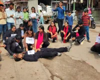 नुक्कड़ नाटक प्रस्तुत कर आमजन को नशे के दुष्परिणामों के प्रति किया जागरूक, स्थानीय निवासियों को नशे से दूर रहने का दिया संदेश 