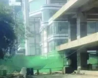 नोएडा में निर्माणाधीन इमारत में शटरिंग गिरने से बड़ा हादसा : 7वीं मंजिल पर काम कर रहे 2 मजदूरों की नीचे गिरने से मौत, एक गंभीर घायल