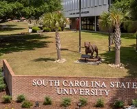 अमेरिका में कैरोलिना विश्वविद्यालय में फायरिंग : हमलावरों की गोलीबारी में 2 लोगों की मौत, एक व्यक्ति घायल