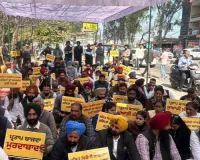 पंजाब में आम आदमी पार्टी का कांग्रेस के खिलाफ प्रदर्शन : नेताओं के खिलाफ व्यक्त किया रोष, कार्यकर्ताओं ने की सार्वजनिक माफी की मांग