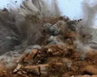 कंबोडियाई सरकार की बारूदी सुरंगों पर बड़ी कार्रवाई: 3,541 वर्ग किलोमीटर जमीन से दबीं सुरंगें हटाईं, पीएम ने कहा ईआरडब्ल्यू से खतरा अब भी गंभीर