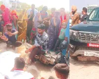 विधायक की कार की टक्कर से स्कूटी सवार पूर्व सरपंच की मौत, आक्रोशित ग्रामीणों ने नेशनल हाइवे-52 पर शव रखकर लगाया जाम