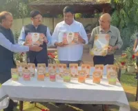 होली पर खुशबूदार पहल: जयपुर आवास पर वन एवं पर्यावरण राज्य मंत्री संजय शर्मा ने किया वन विभाग का ‘फूलों वाला गुलाल गिफ्ट पैक’ का विमोचन