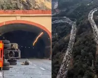 मुंबई-पुणे एक्सप्रेसवे: 33 घंटे के जाम के बाद 1 लाख वाहन चालकों को मिलेगा टोल रिफंड