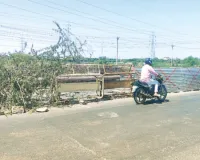 यह तो सरासर लापरवाही है, 5 दिनों से टूटी पड़ी नहर की दीवार             