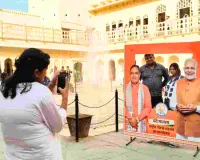 राष्ट्रगीत वंदे मातरम् के 150 वर्ष पूरे होने पर लगाए सेल्फी स्टैंड, फोटोज क्लिक करते दिखे देशी और विदेशी पर्यटक 