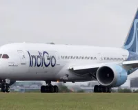 इंडिगो के विमान का एक इंजन खराब : दिल्ली एयरपोर्ट पर फ्लाइट की लैंडिंग, यात्रियों को सुरक्षित उतारा