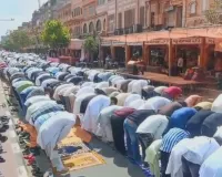 अलविदा जुमे पर मस्जिदों में उमड़ी भीड़ : बड़ी संख्या में लोगों ने अकीदत के साथ अदा की नमाज, रोजेदारों ने खुदा की बारगाह में सिर झुकाकर मांगी अमन और भाईचारे की दुआ