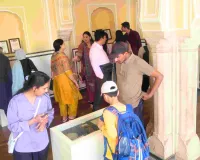 हवामहल में इतिहास की झलक : प्राचीन सिक्कों की प्रदर्शनी बनी आकर्षण का केंद्र, देशी-विदेशी पर्यटक दुर्लभ सिक्कों को देख हो रहे रोमांचित