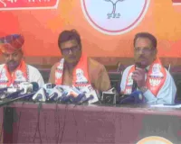 मदन राठौड़ का भाजपा मुख्यालय में कांग्रेस पर हमला : टुकड़ों में बंटी पार्टी के पास मुद्दे नहीं, कहा-  गहलोत और डोटासरा दे रहे विरोधाभासी बयान 