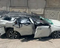 दिल्ली-मुबंई एक्सप्रेस वे पर हादसा : डिवाइडर से टकराकर 30 फुट गहरी खाई में गिरी फॉरच्यूनर, 3 दोस्तों की मौत 