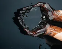 अमेरिकी राष्ट्रपति डोनाल्ड ट्रंप का ऐलान: फिर कच्चा तेल धड़ाम, कीमत 101 डॉलर के पार