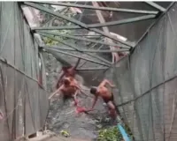 दिल्ली में भीषण हादसा: लोहे का पुल टूटने से नाले में गिरी महिला की मौके पर मौत, बचाव और राहत कार्य जारी