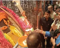 कोलकाता के कालीघाट मंदिर पहुंचे मुख्य चुनाव आयुक्त ज्ञानेश कुमार: प्रदर्शनकारियों ने दिखाए काले झंड़े, लगाए 